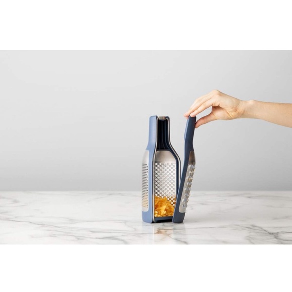 Chef'n Tower Grater - Picture 2 of 11